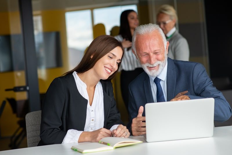 Mentoria de carreira: benefícios e como aplicar na sua empresa